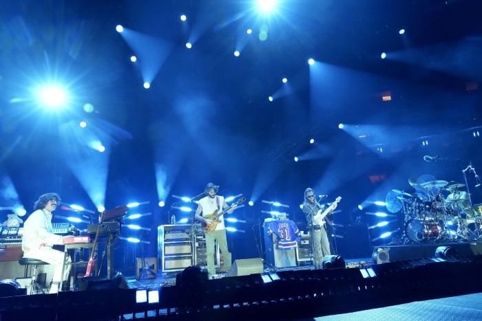 La banda Goose se presenta en el Madison Square Garden durante el concierto en el que ocurrió el trágico incidente que dejó un fallecido.