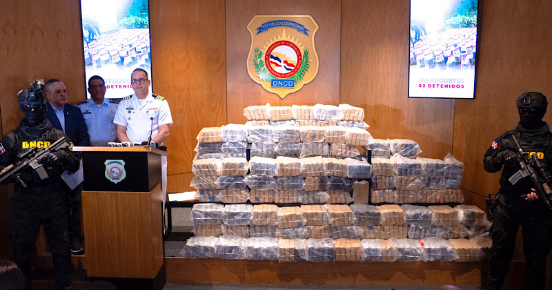 Extraditan a dos dominicanos a EE. UU. acusados de conspirar para traficar cocaína