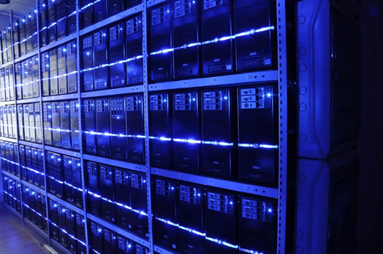 China blinda su inteligencia artificial: propone controlar la exportación de 23 tecnologías clave