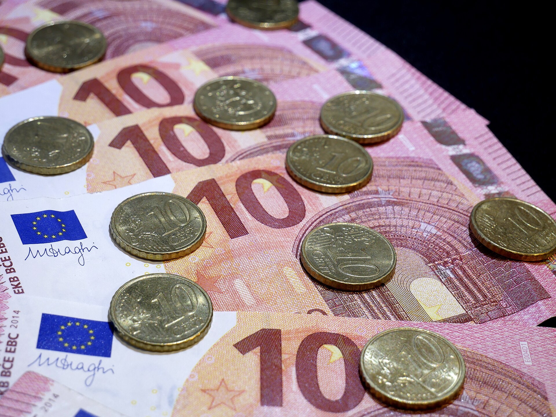 Así cotiza el euro en República Dominicana este viernes: RD$70.99 a la venta en entidades financieras
