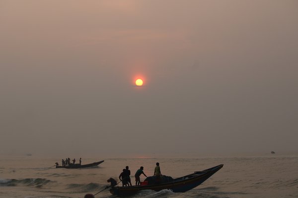 El ciclón Arnab se acerca a la costa este de la India con evacuaciones masivas antes de tocar tierra