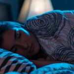 Siete minutos menos para dormirse: la ciencia respalda a la melatonina contra el insomnio y el jet lag