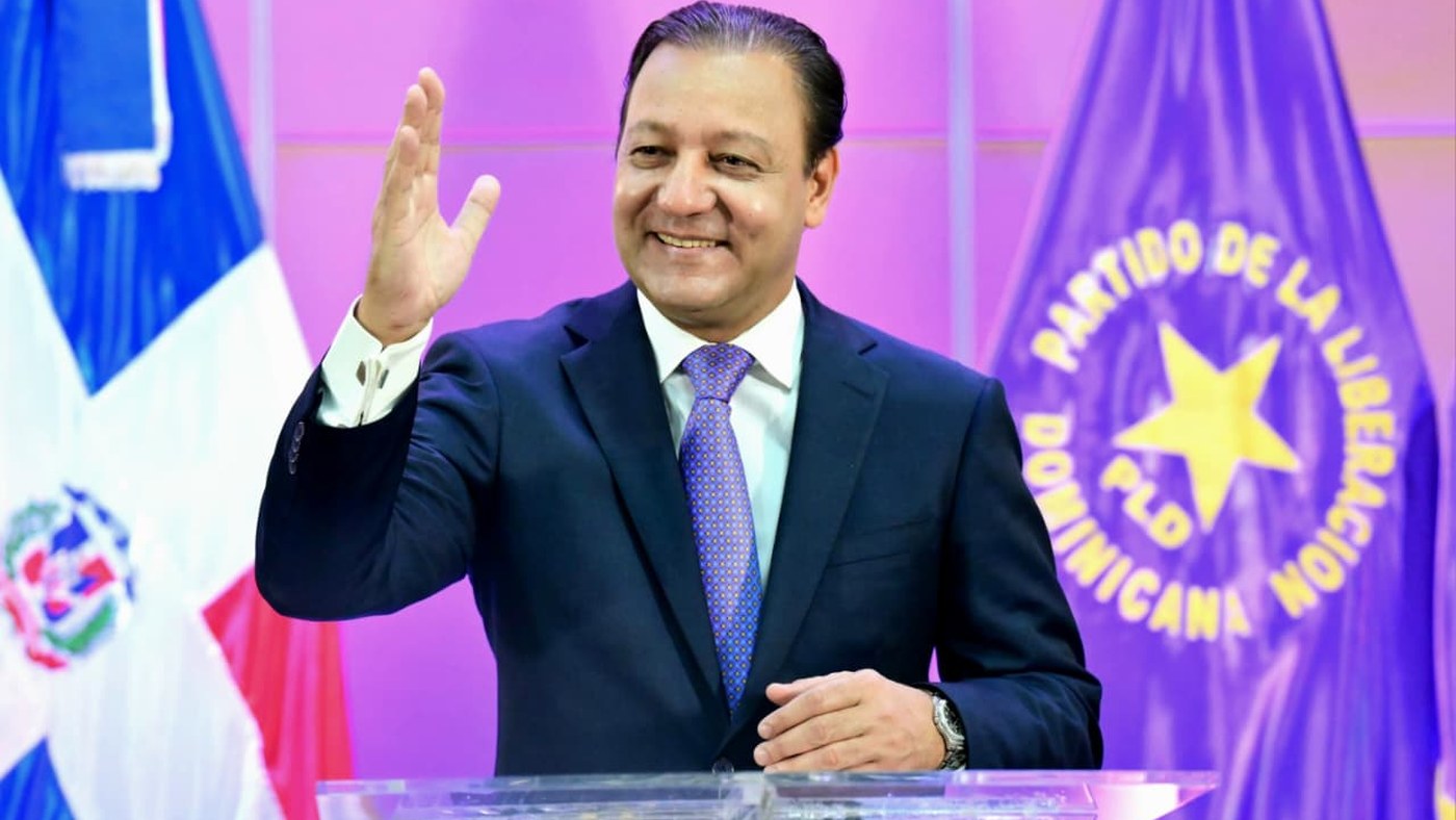 Abel Martínez propone diálogo directo entre el PLD y la Fuerza del Pueblo para una alianza en 2028