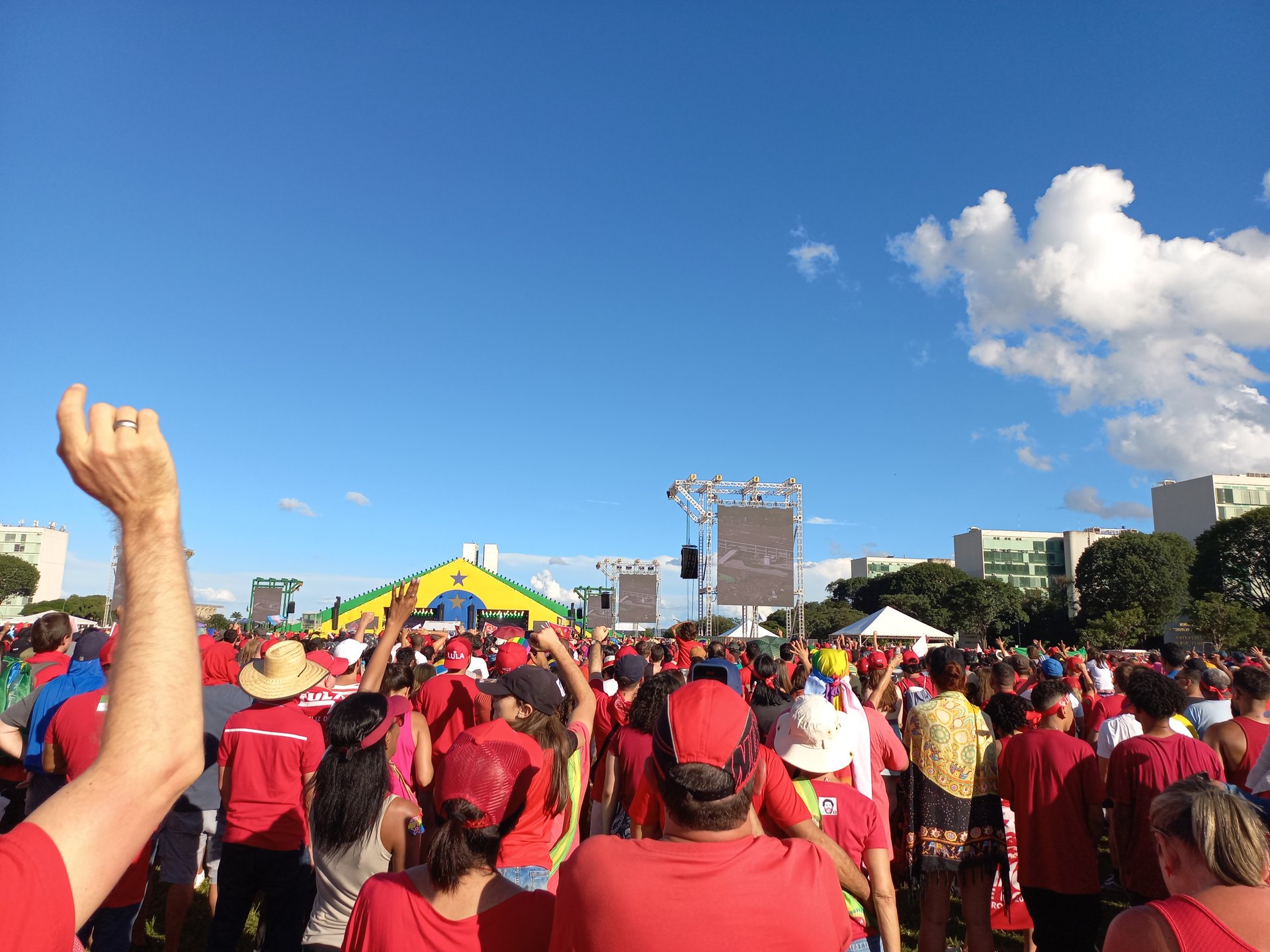 brasil-decide-este-domingo-entre-lula-y-flavio-bolsonaro-en-un-balotaje-cerrado