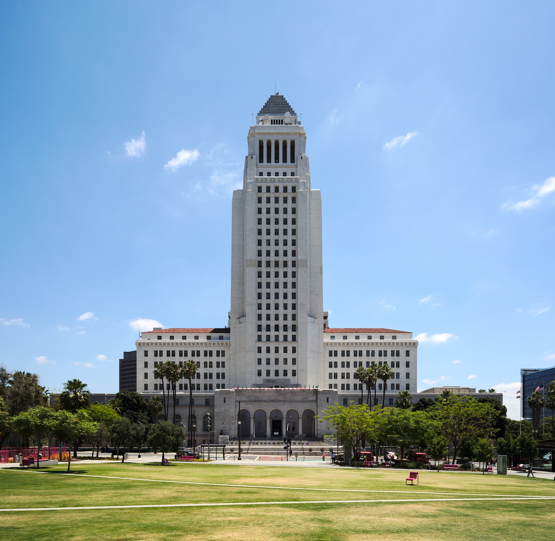 los-angeles-refuerza-sus-redes-de-ayuda-ante-el-aumento-de-operativos-migratorios