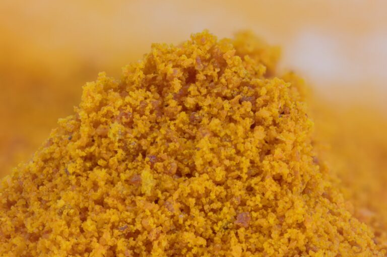 Cúrcuma en la cocina: lo que la ciencia respalda y lo que no debes creer