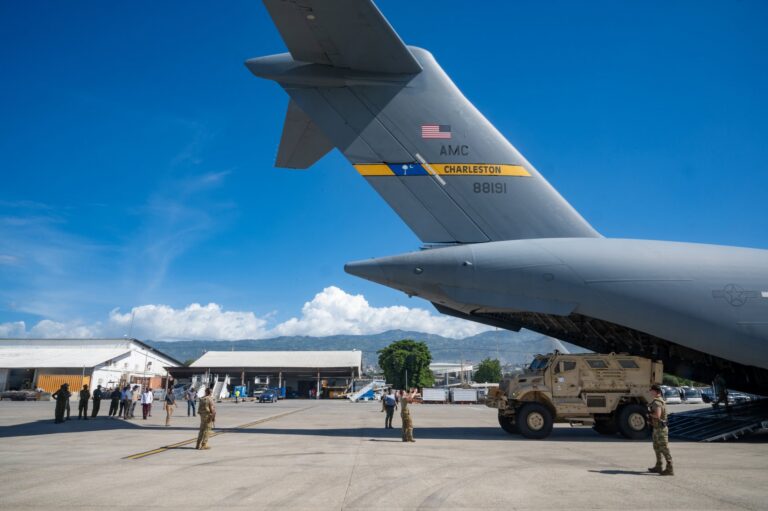 Hallan en Haití cuerpos que se presume son los cuatro militares salvadoreños desaparecidos