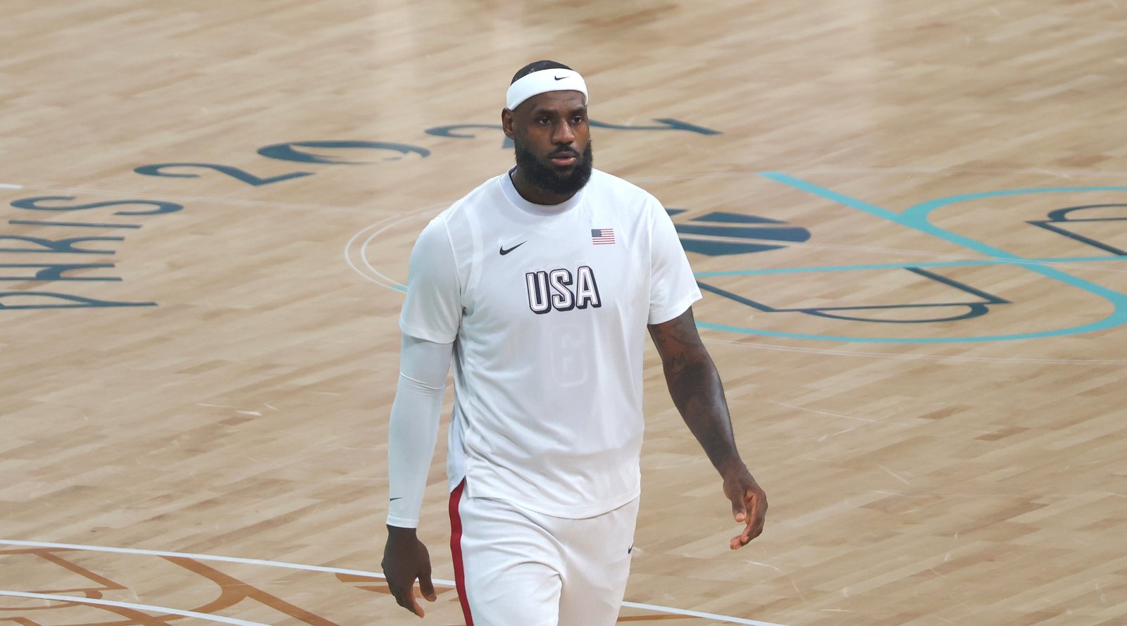 Arranca la NBA: los Lakers arrollan a los Warriors y LeBron James debuta con triunfo en Philadelphia