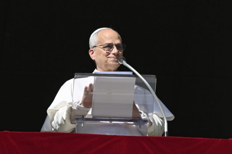 El papa León XIV reaparece tras su operación: "Realmente he sentido su apoyo"