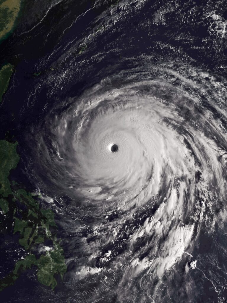 El tifón Champi deja un muerto y 171 heridos en Taiwán y sigue su ruta hacia Japón