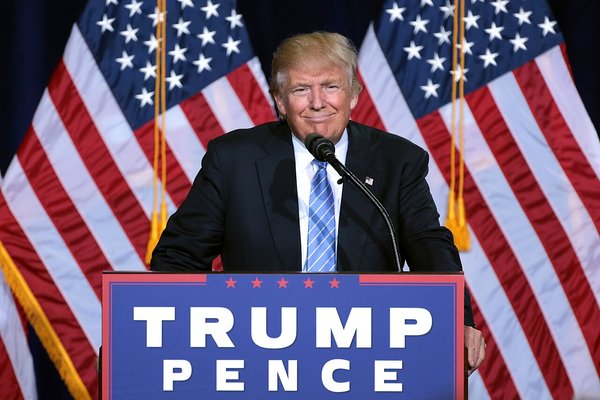 El médico de Trump debe estar siempre a menos de tres minutos del presidente, según The Wall Street Journal
