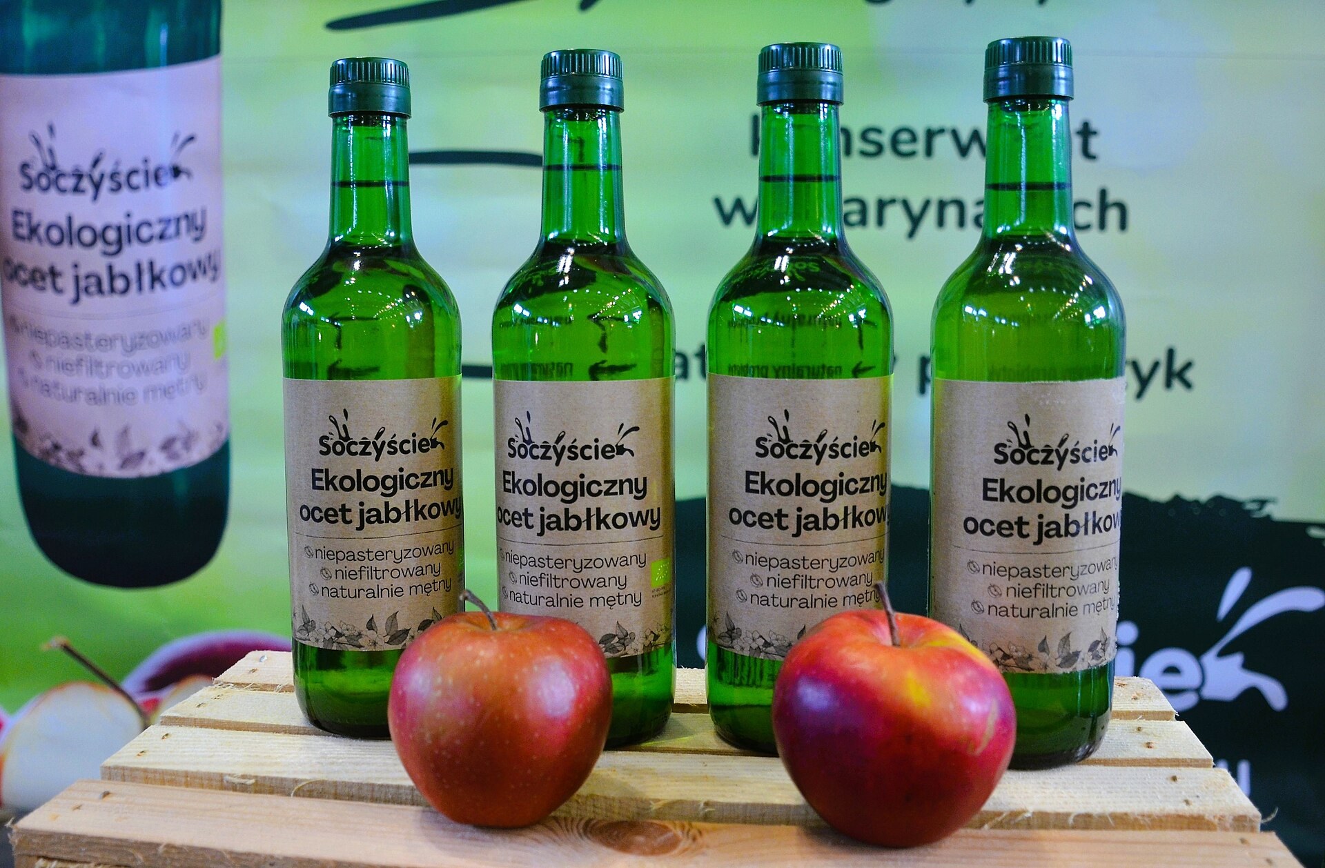 Vinagre de manzana en ayunas: lo que promete la costumbre y las precauciones que debes conocer